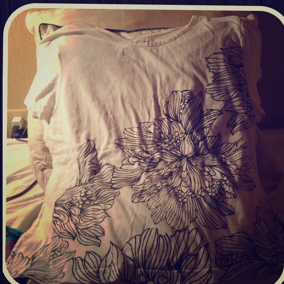 White & Black Floral Tee - Picture 1 of 2